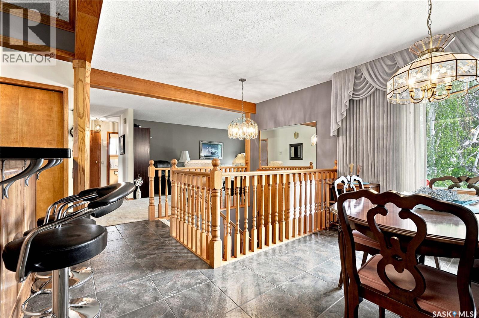 429 Montreal AVENUE S - 13