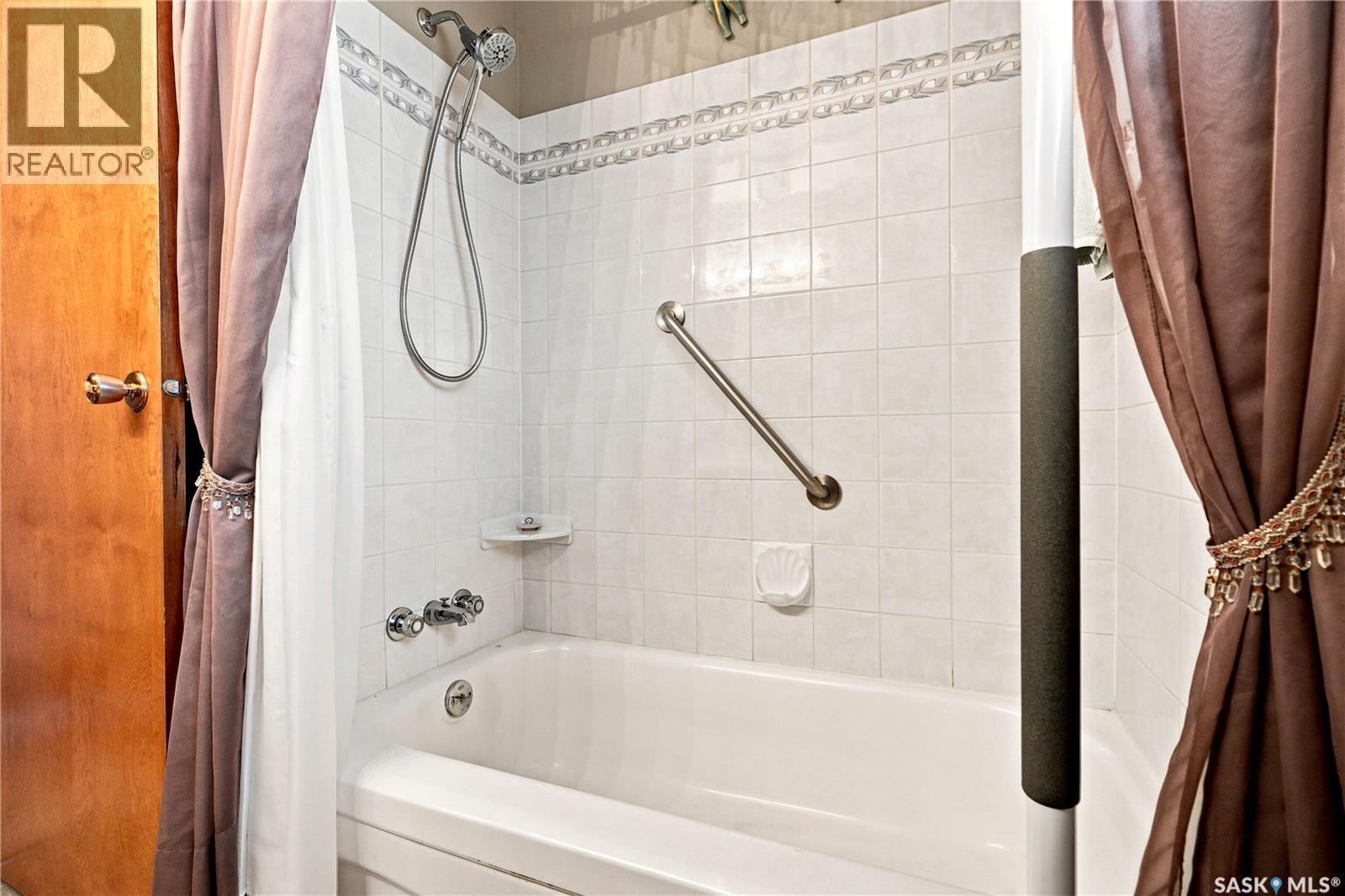 429 Montreal AVENUE S - 25