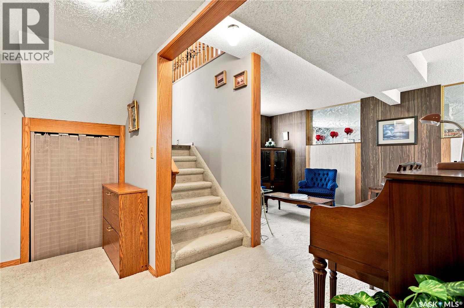 429 Montreal AVENUE S - 27