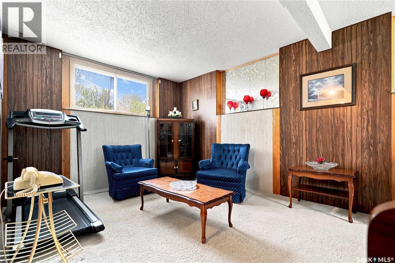 429 Montreal AVENUE S - 32