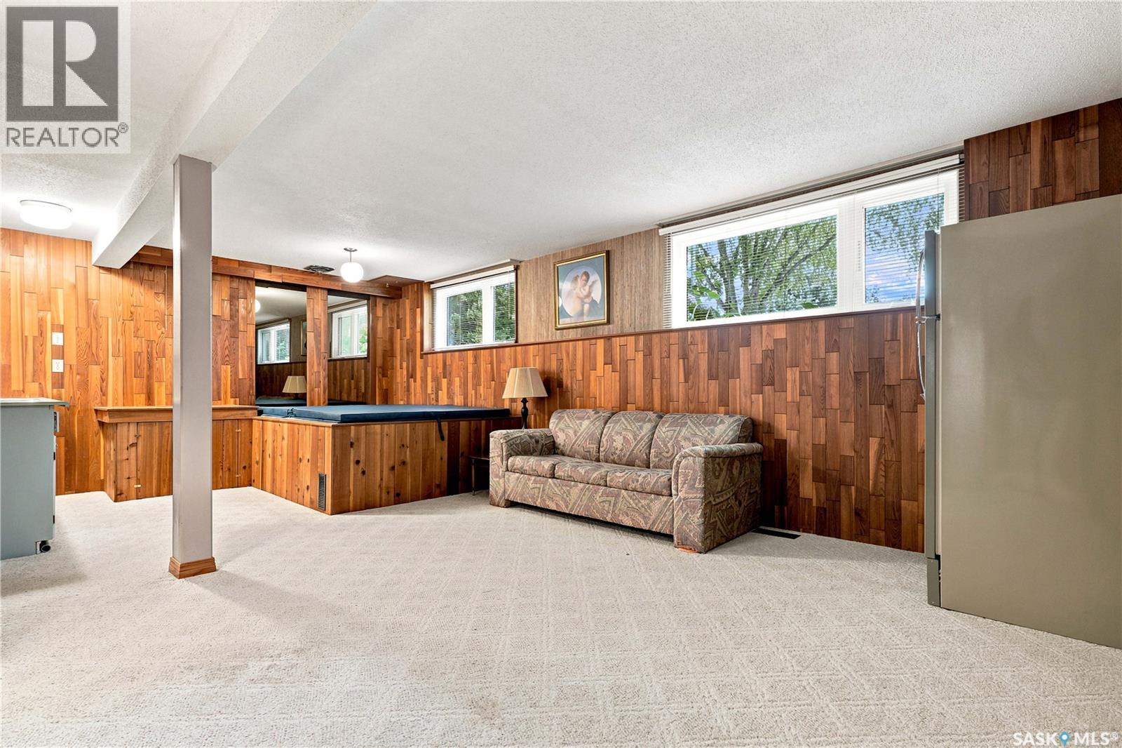 429 Montreal AVENUE S - 37
