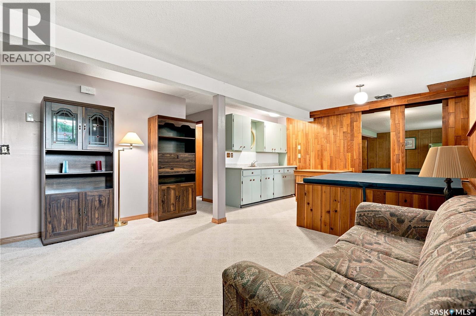 429 Montreal AVENUE S - 38