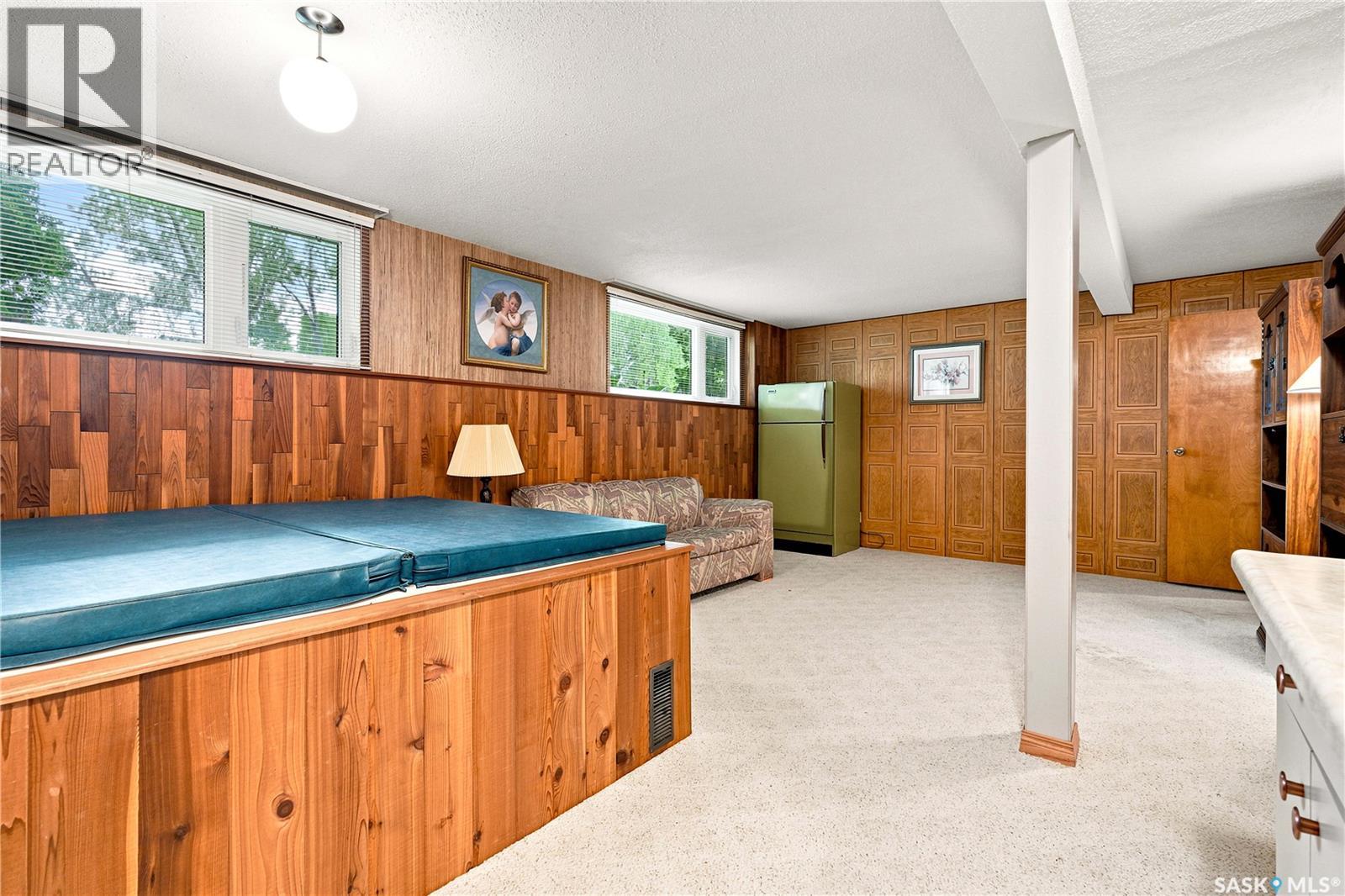 429 Montreal AVENUE S - 40