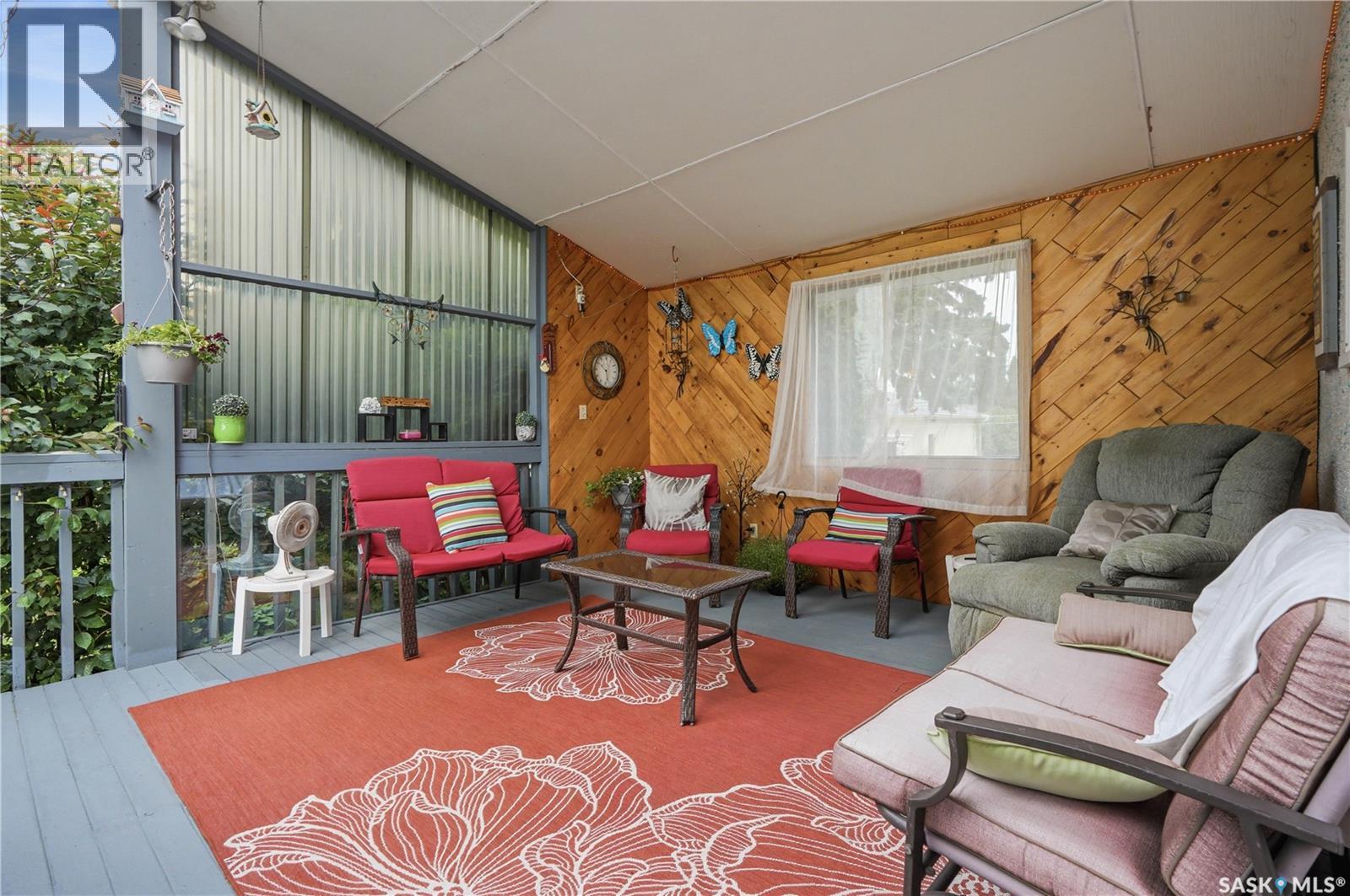 429 Montreal AVENUE S - 46