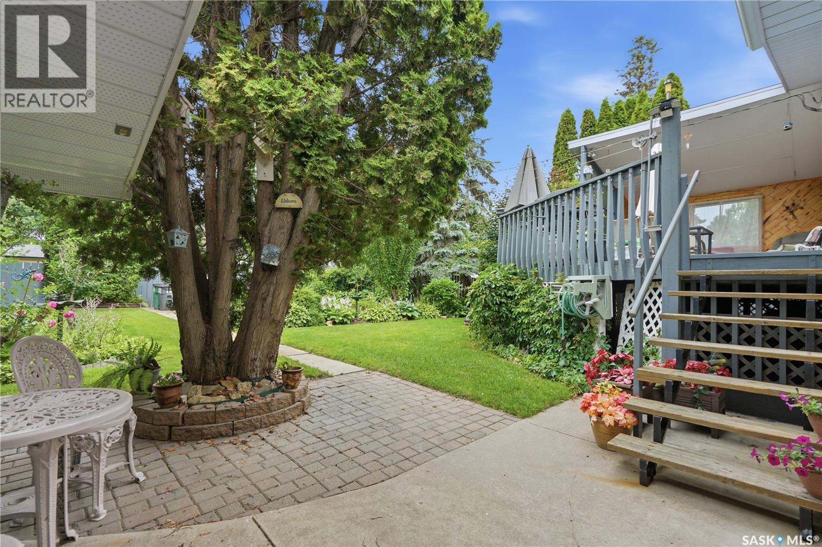 429 Montreal AVENUE S - 48