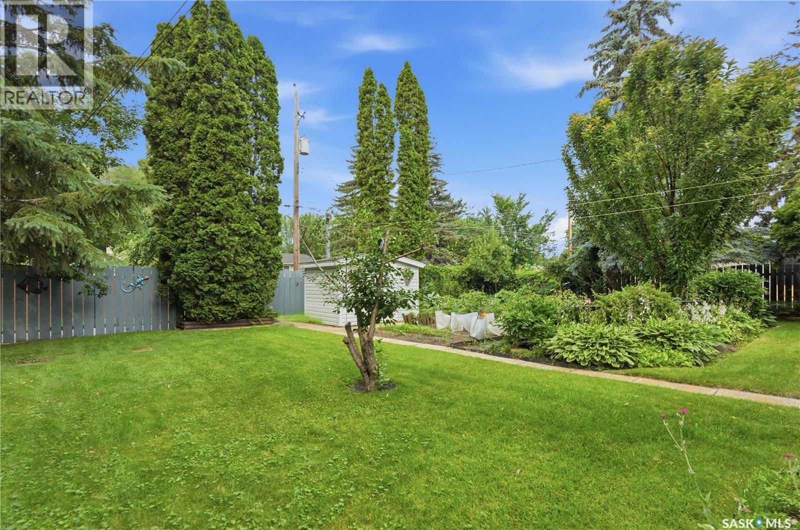 429 Montreal AVENUE S - 55