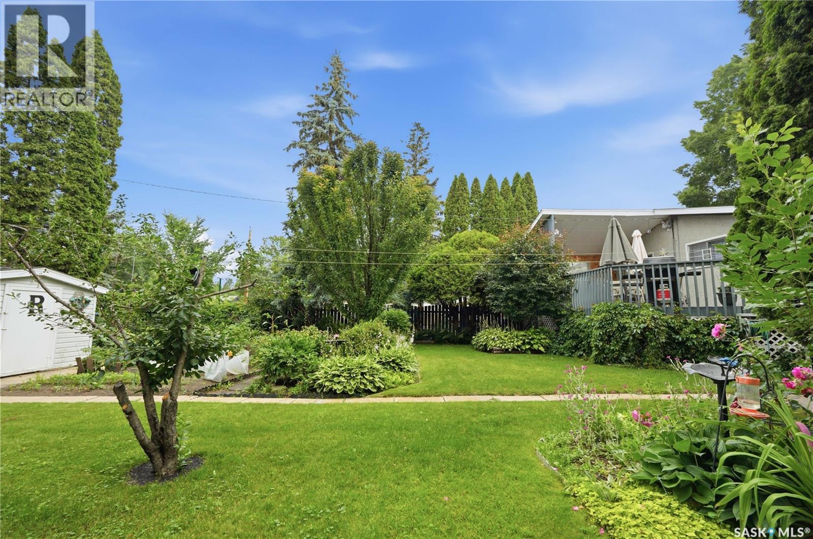 429 Montreal AVENUE S - 57