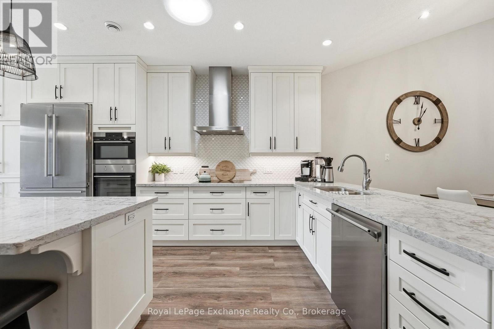 #25 552 DURHAM STREET - Image 16