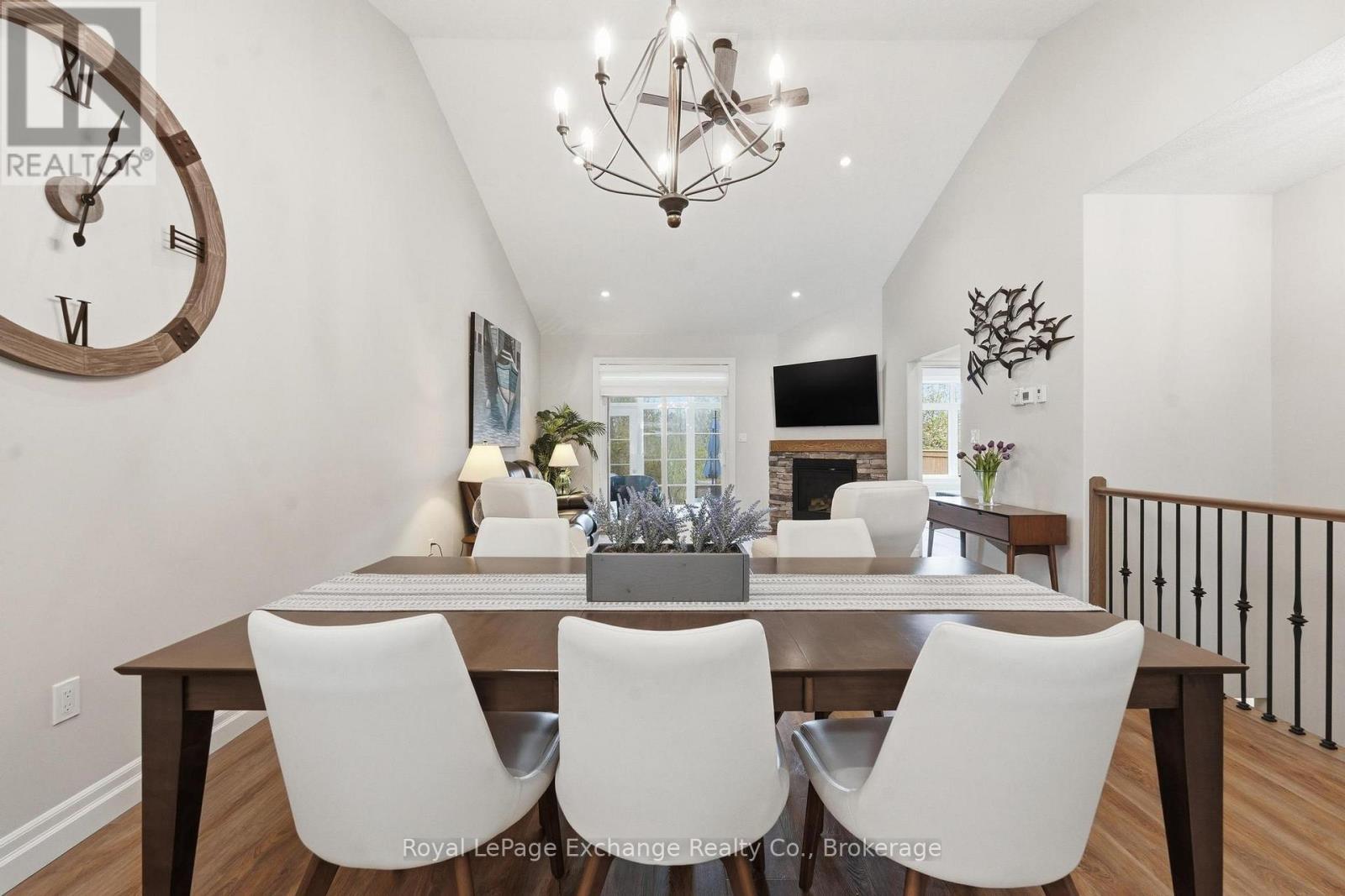 #25 552 DURHAM STREET - Image 17