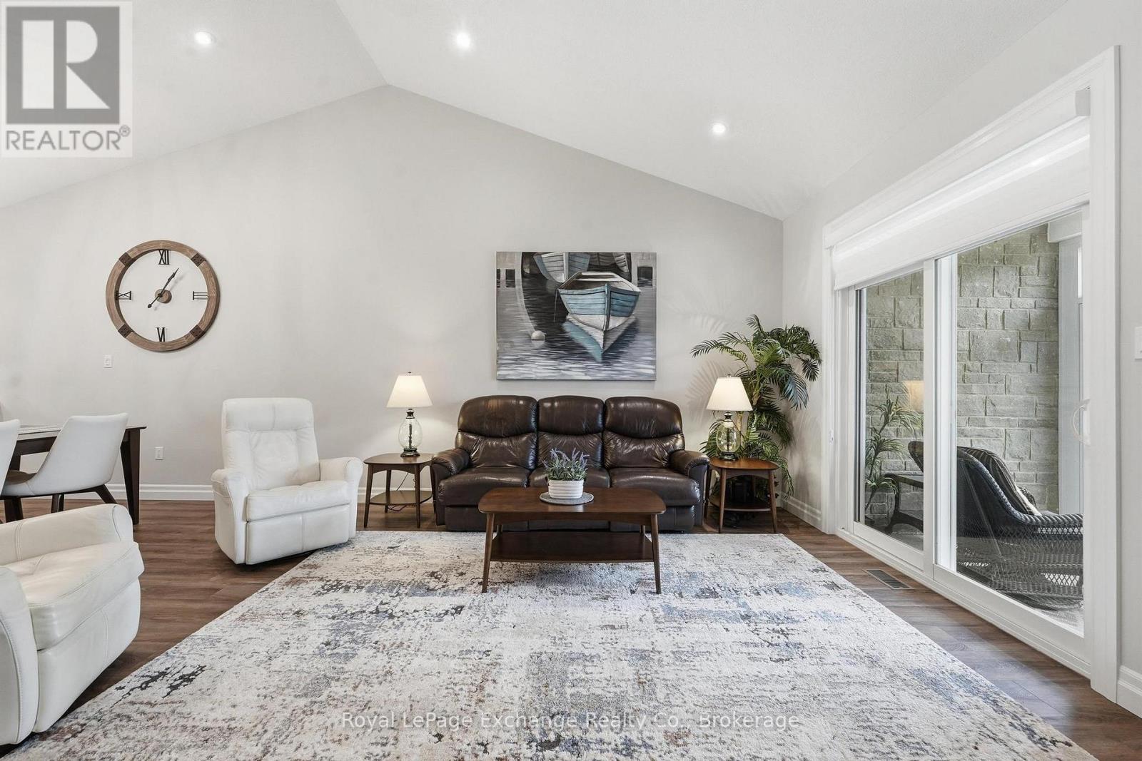 #25 552 DURHAM STREET - 27