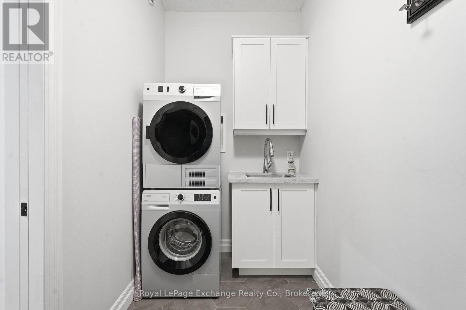 #25 552 DURHAM STREET - 33