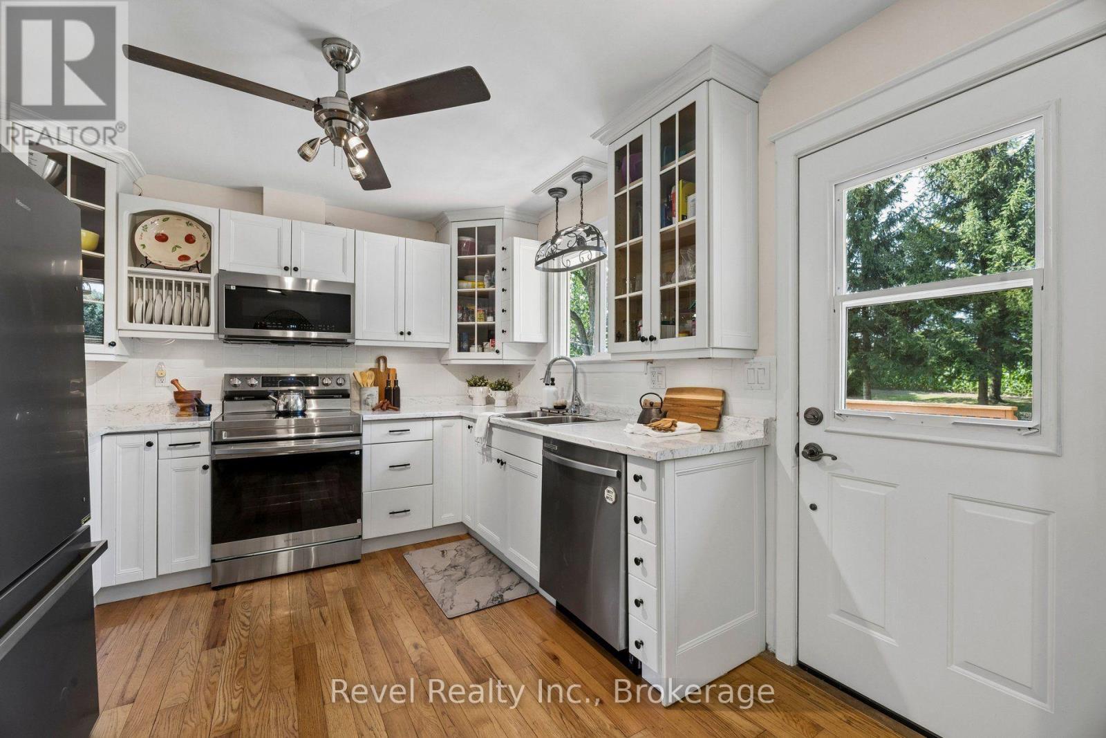 41 LAKEVIEW BOULEVARD - Image 16