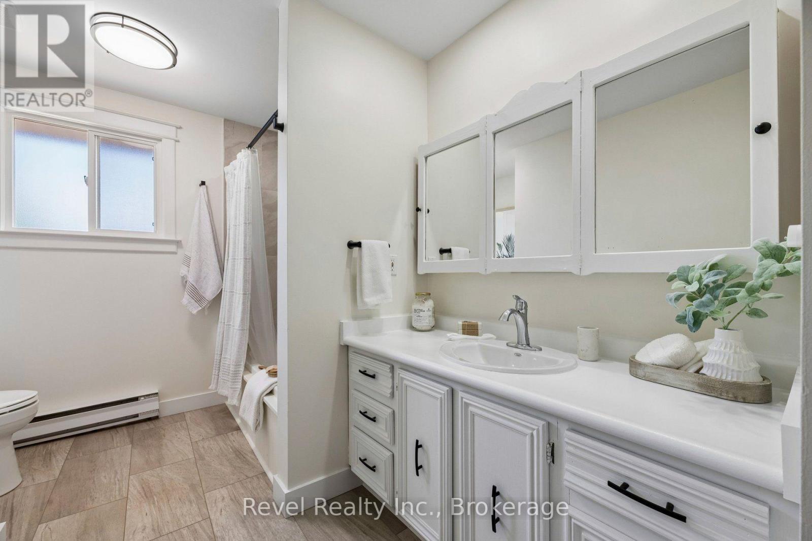 41 LAKEVIEW BOULEVARD - Image 23