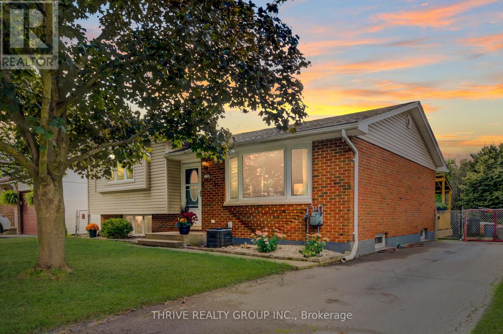 118 SANDALWOOD CRESCENT
