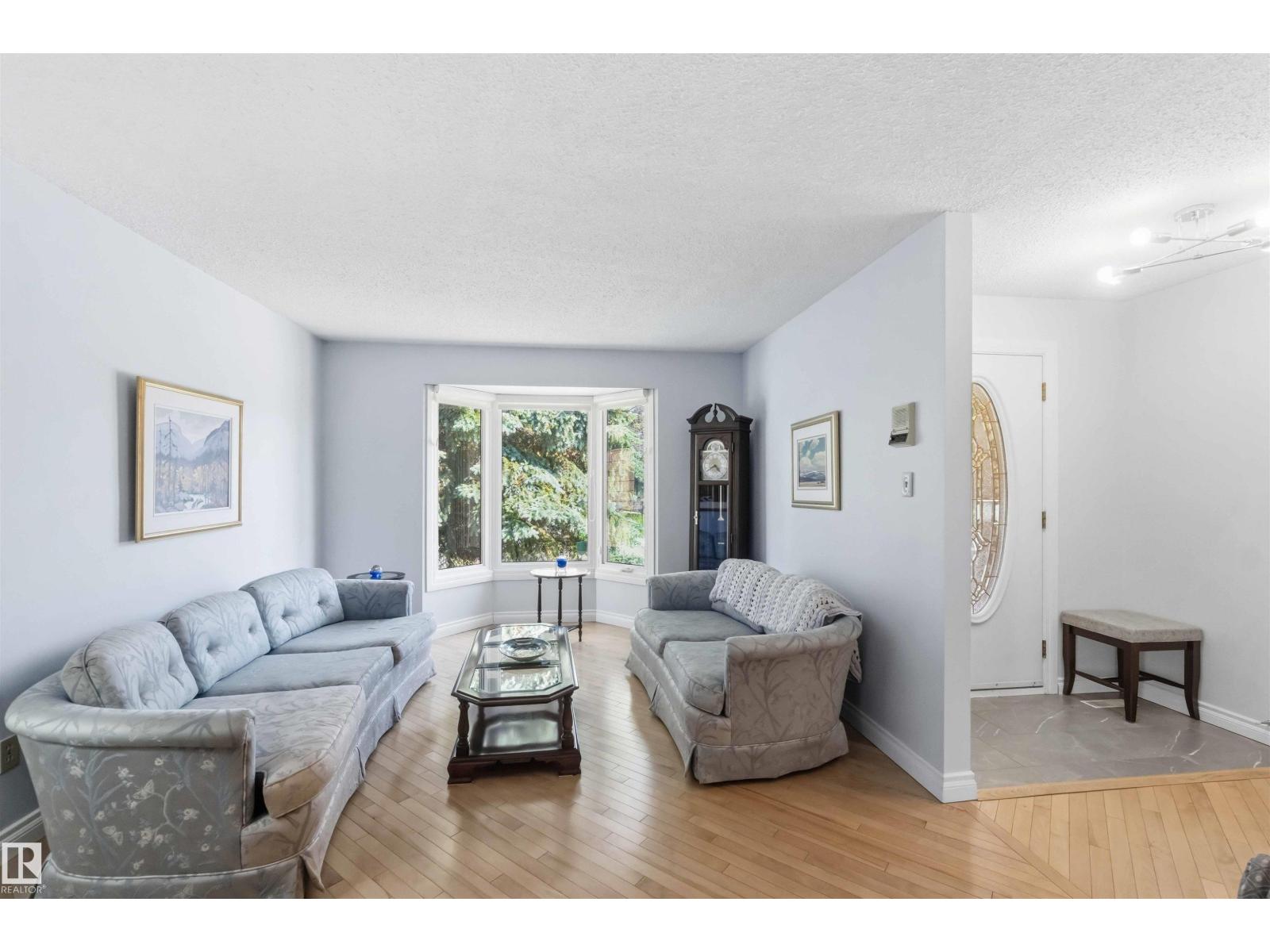31 GARIEPY CR NW - 20