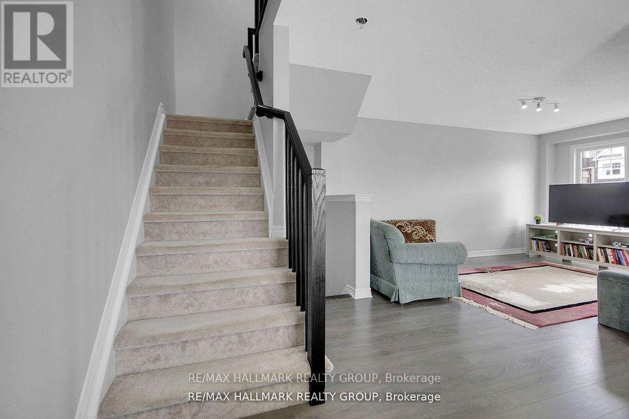 3 Bed, 2 Bath House for Sale in Ottawa – 41 MAROMA STREET, Ottawa – MLS# X13591570 - Image 23