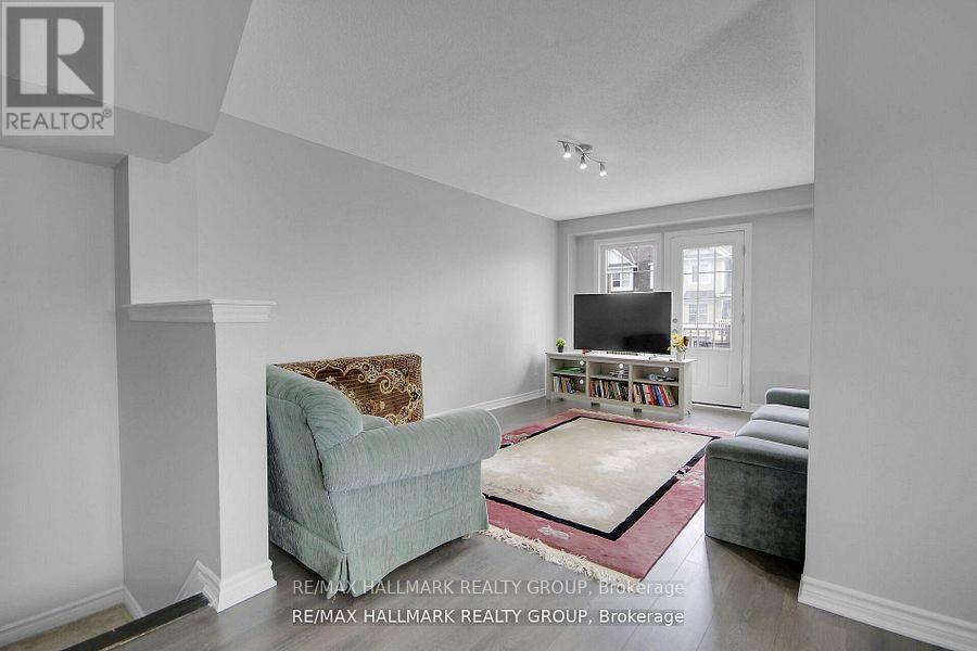 3 Bed, 2 Bath House for Sale in Ottawa – 41 MAROMA STREET, Ottawa – MLS# X13591570 - Image 8