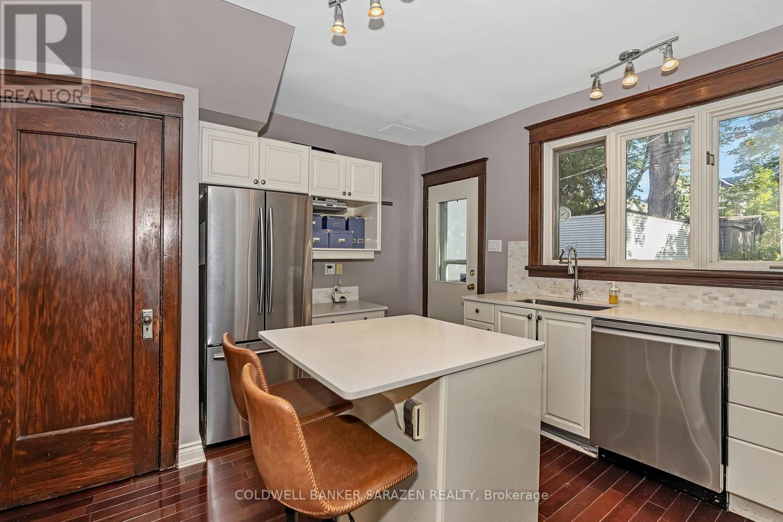 211 B MELROSE AVENUE - 10