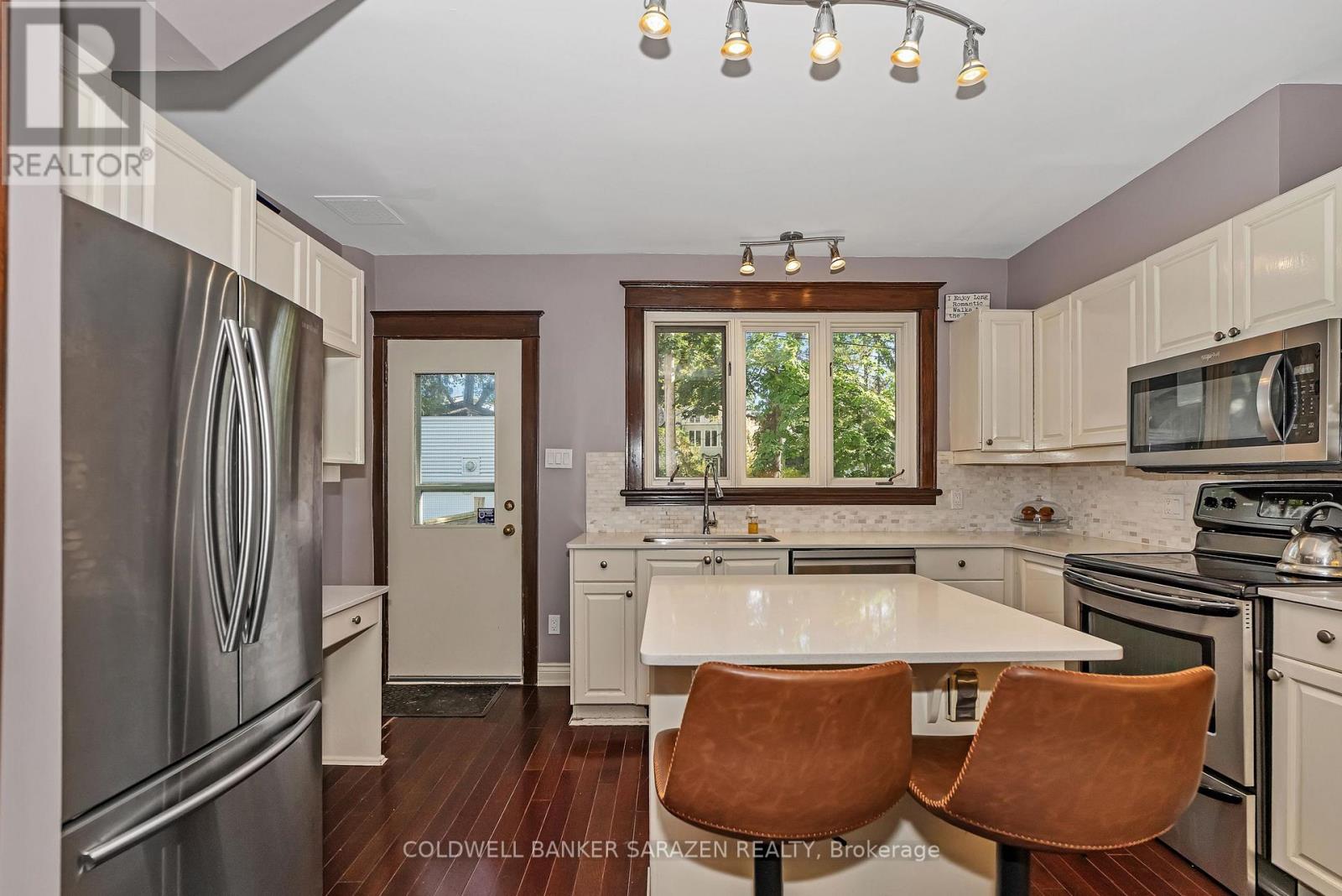 211 B MELROSE AVENUE - 11