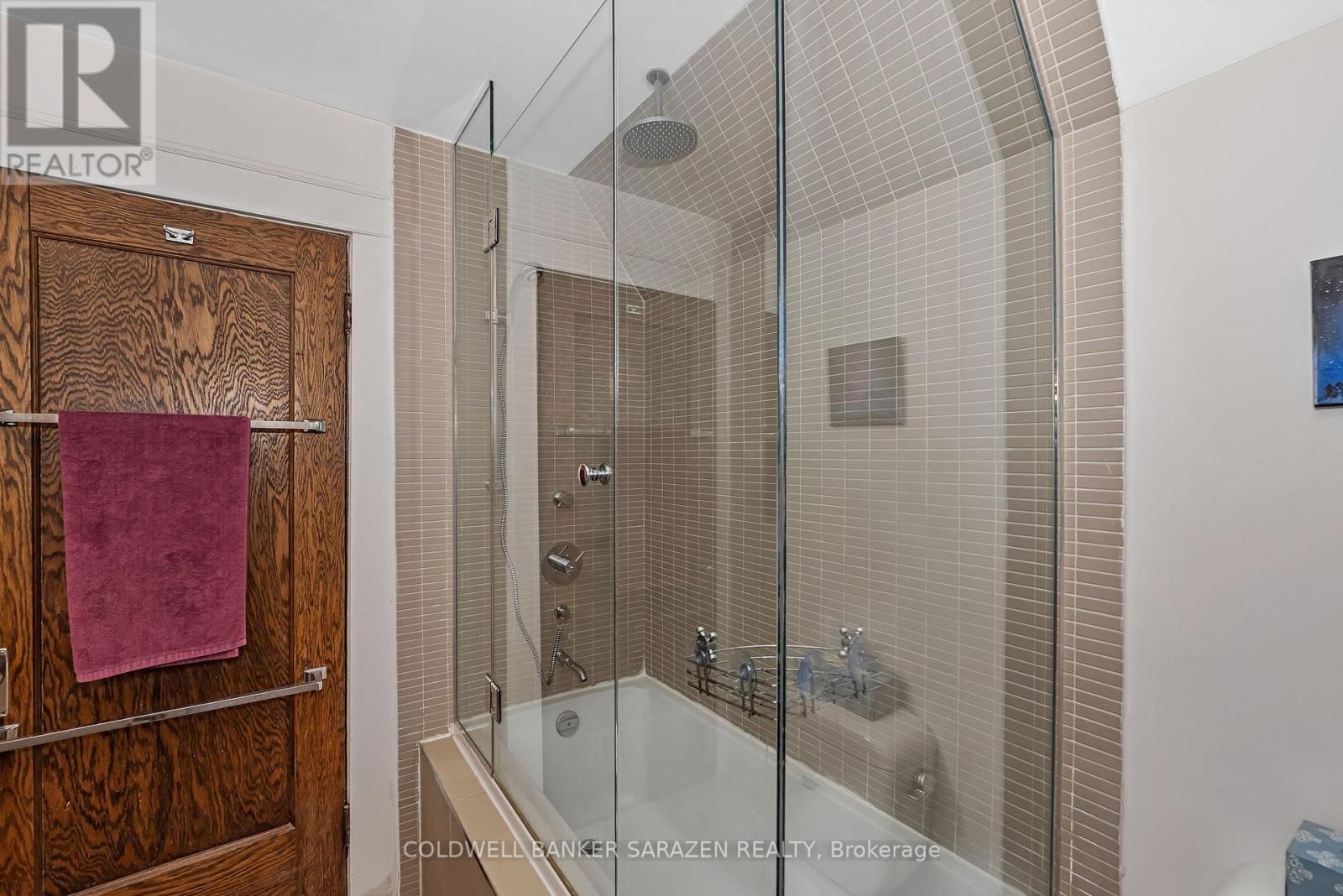 211 B MELROSE AVENUE - 23