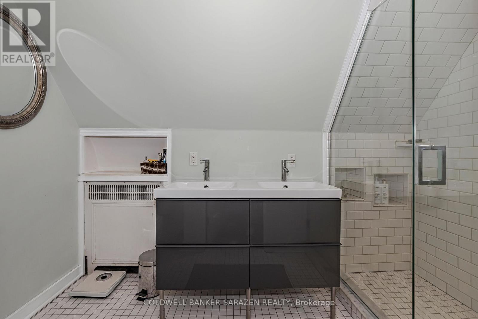 211 B MELROSE AVENUE - 30