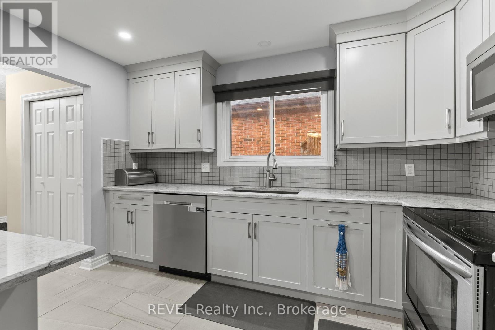 7782 BADGER ROAD - Image 12