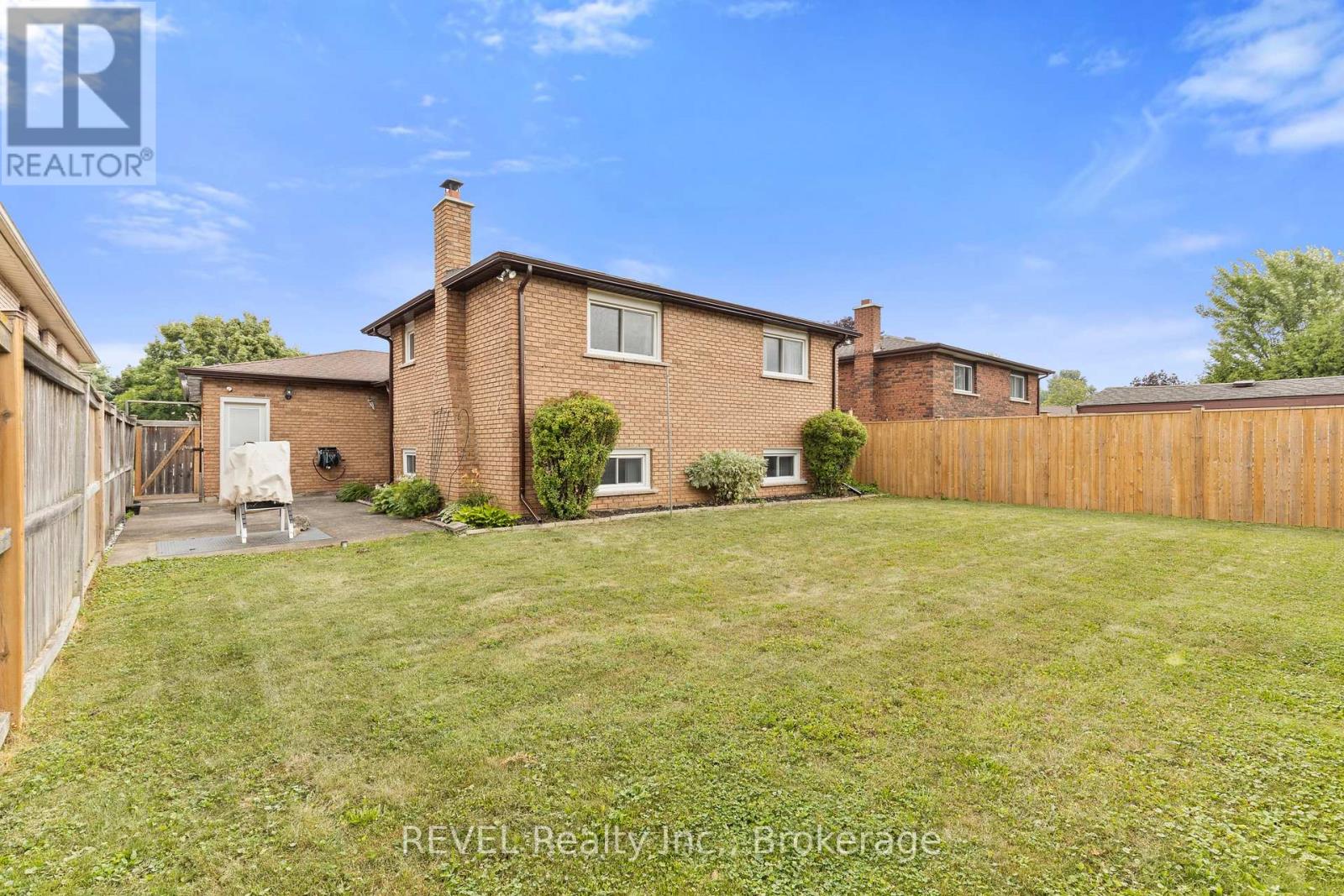 7782 BADGER ROAD - 25