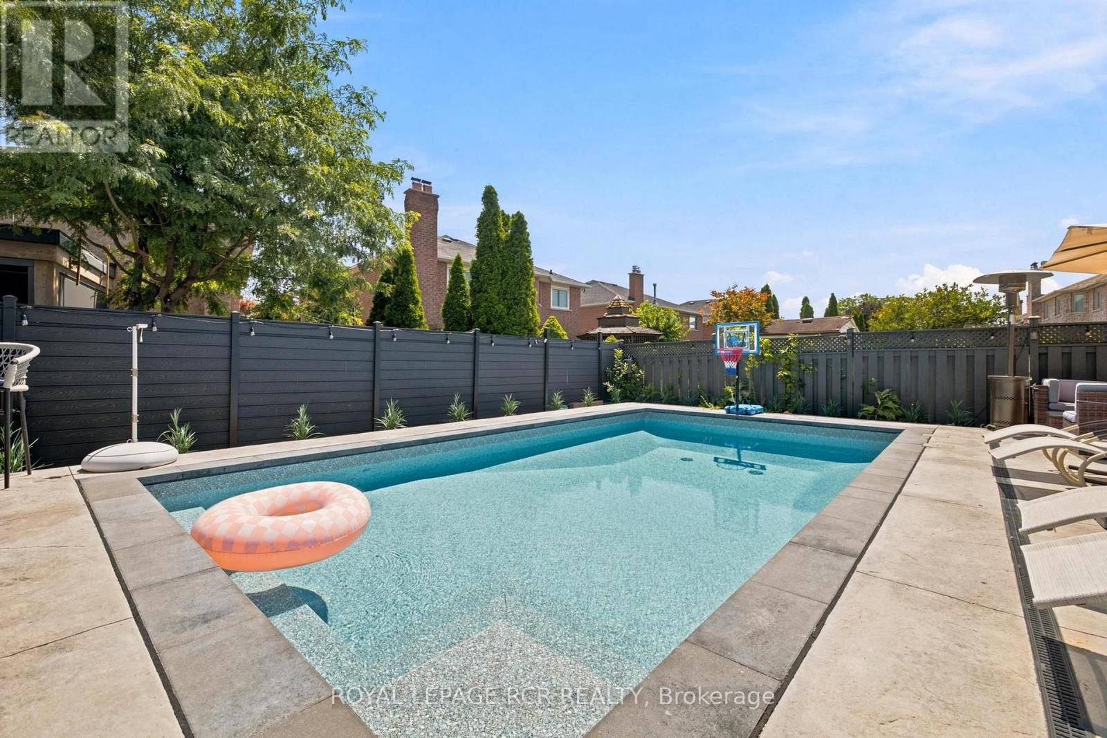 194 ANDY CRESCENT - Image 34