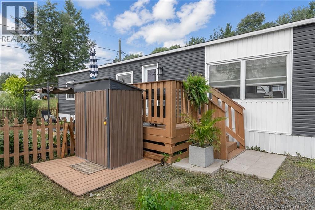 6 Holly Court - 2