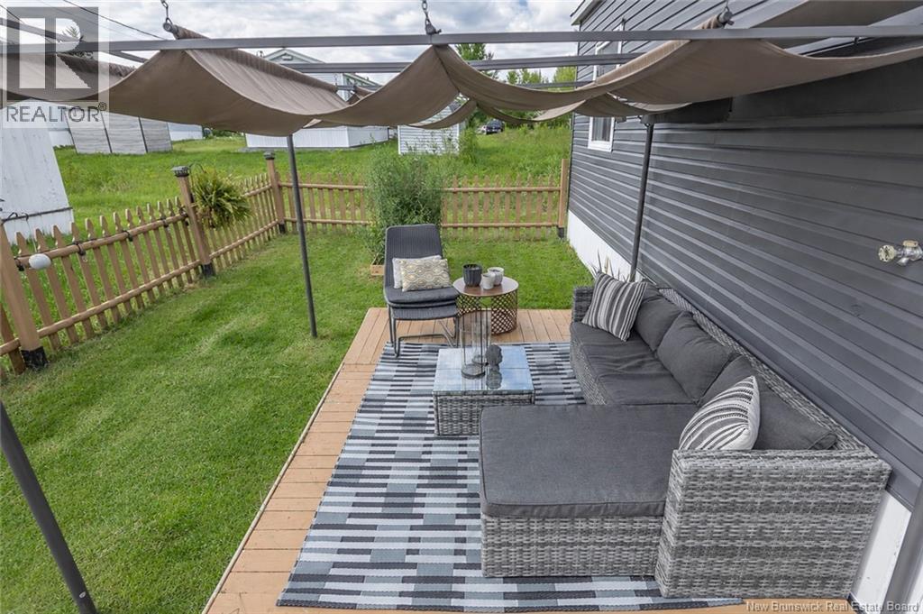 6 Holly Court - 22