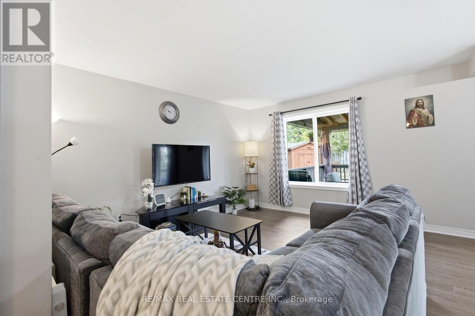 801 HUNTERS GATE CRESCENT - 16