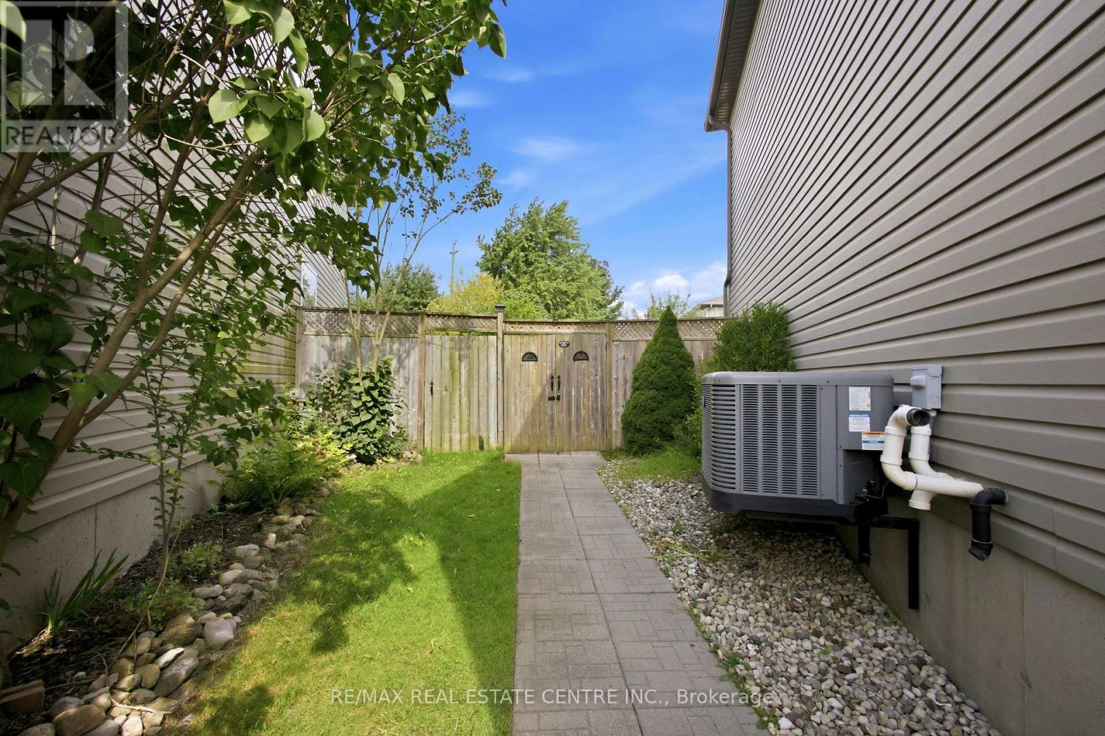 801 HUNTERS GATE CRESCENT - 27