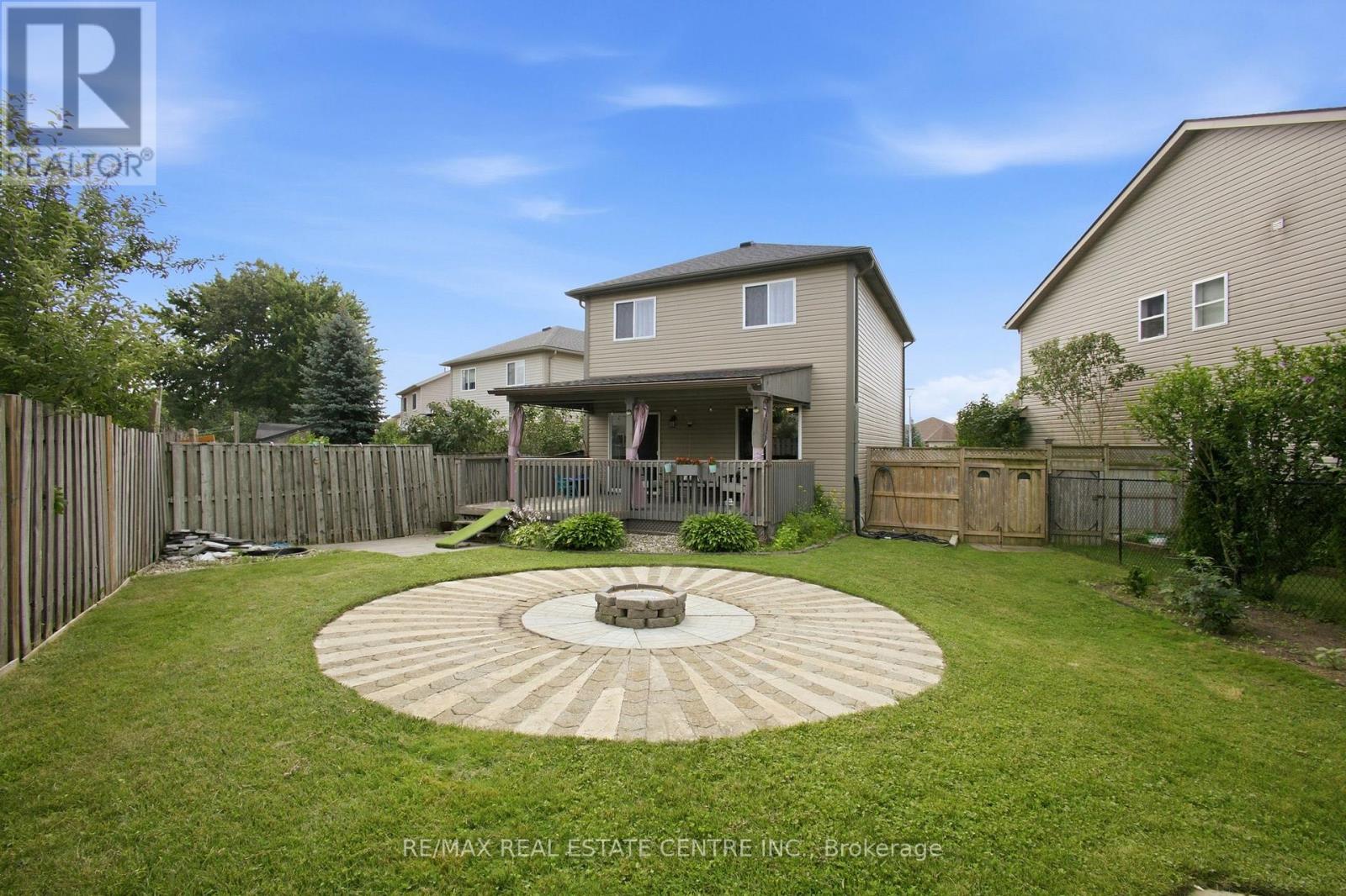 801 HUNTERS GATE CRESCENT - 32