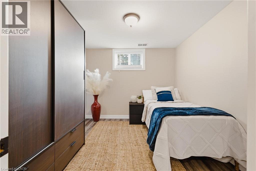 120 ELGIN Crescent - 7