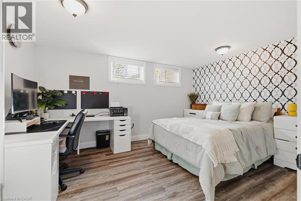 120 ELGIN Crescent - 8