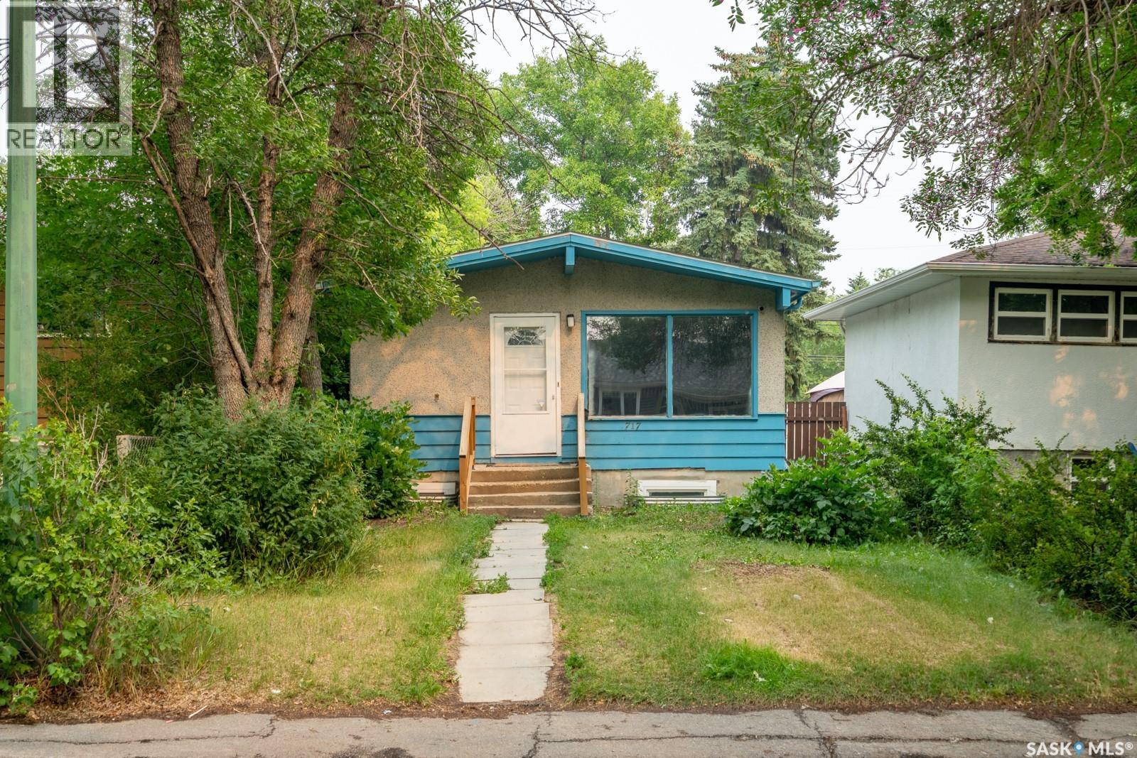 717 Montague STREET - 1