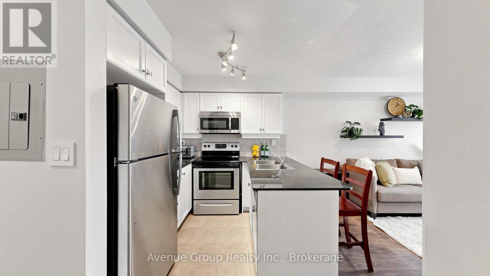 #513 19 BARBERRY PLACE - 10