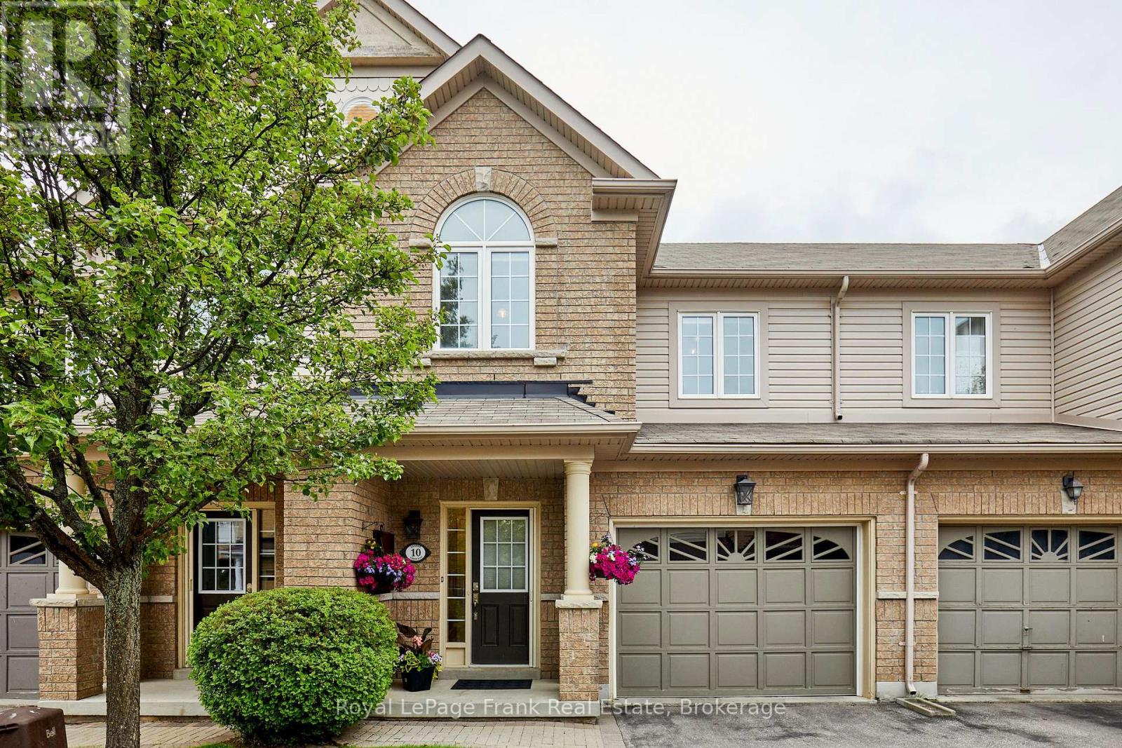 10 LANDER CRESCENT - 1