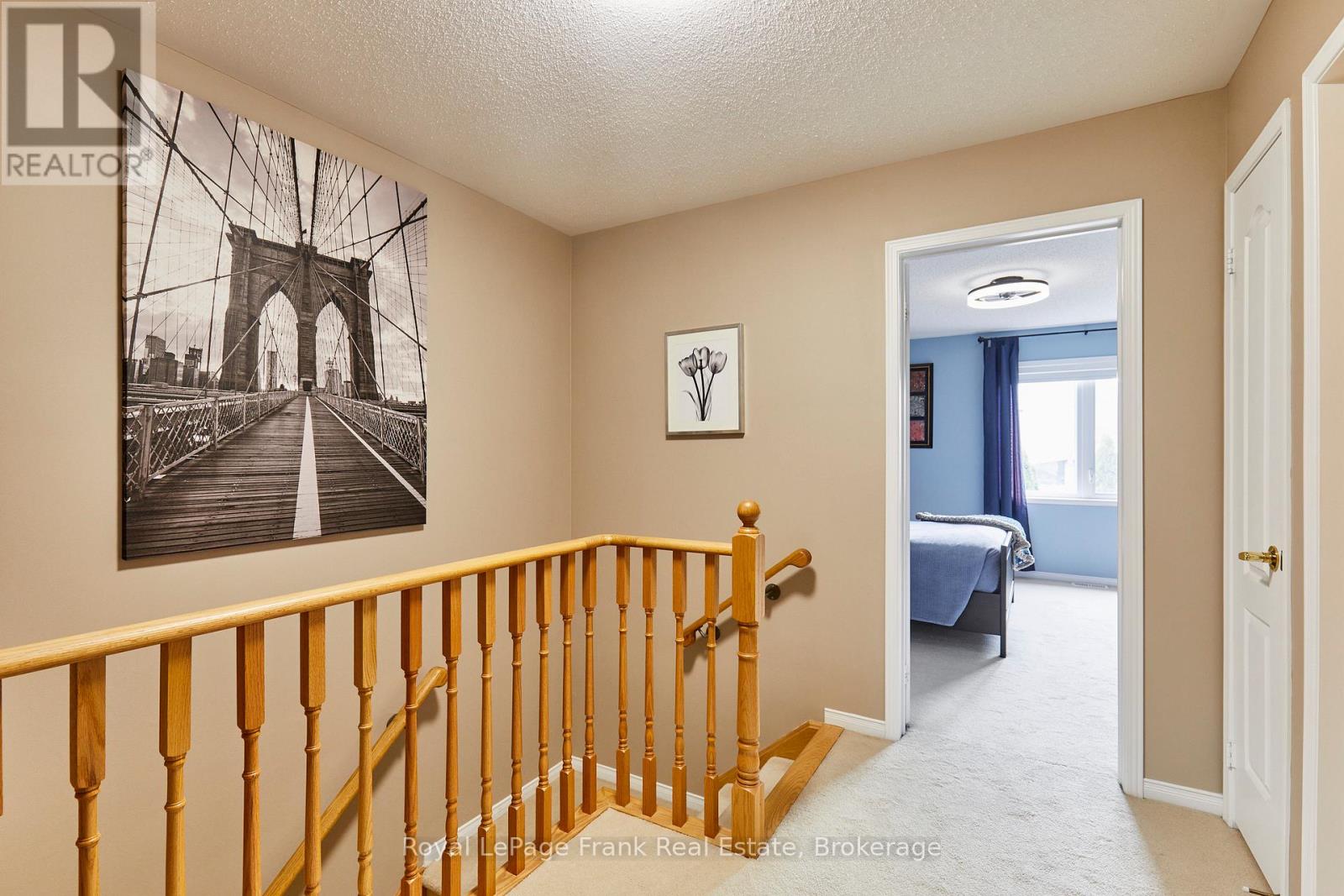 10 LANDER CRESCENT - 22