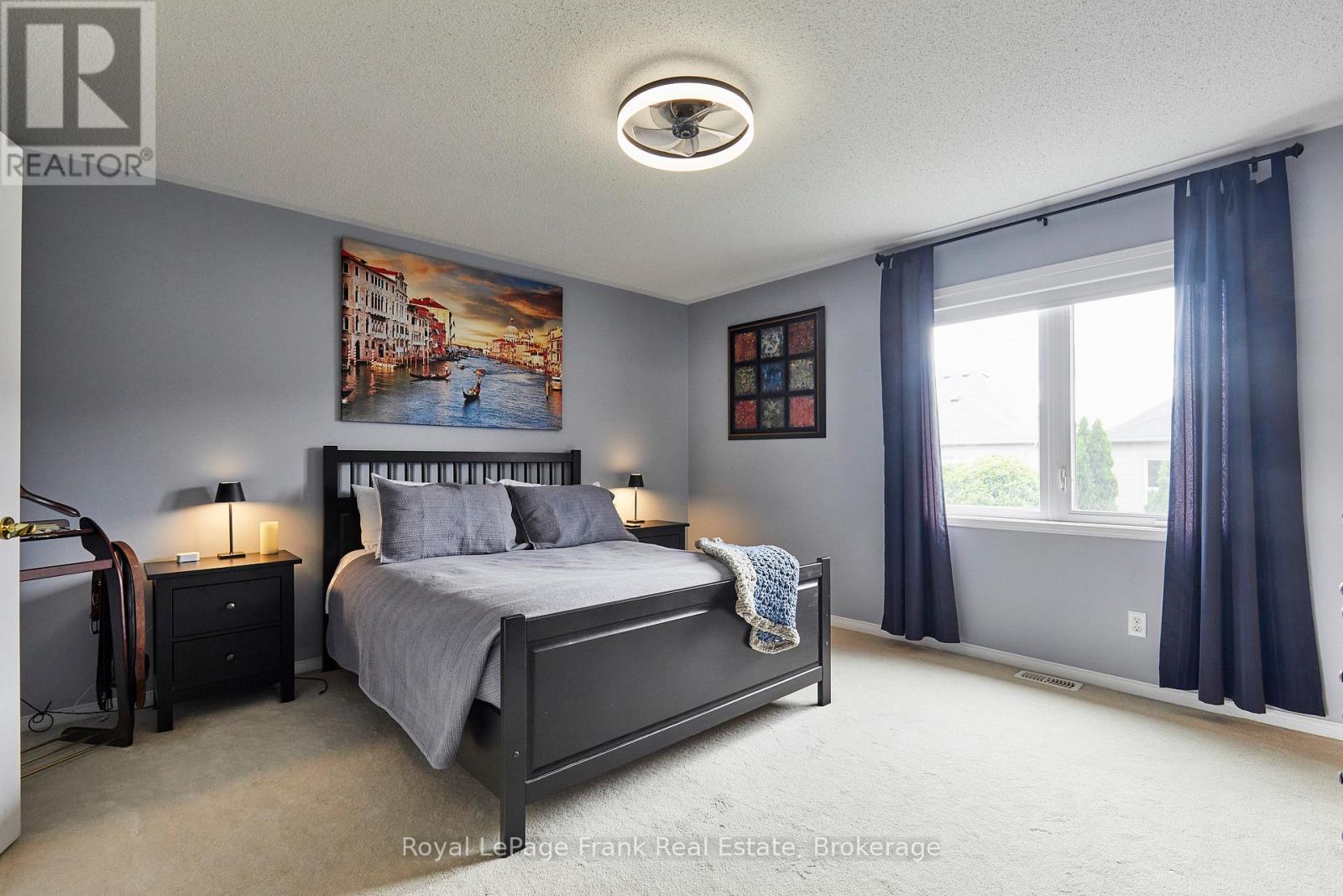 10 LANDER CRESCENT - 23