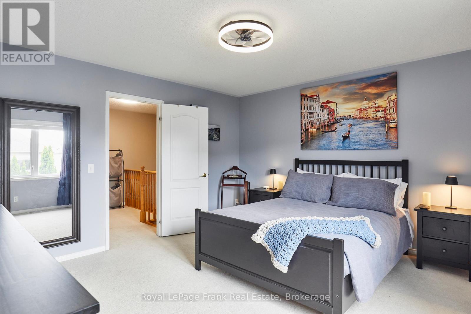 10 LANDER CRESCENT - 27