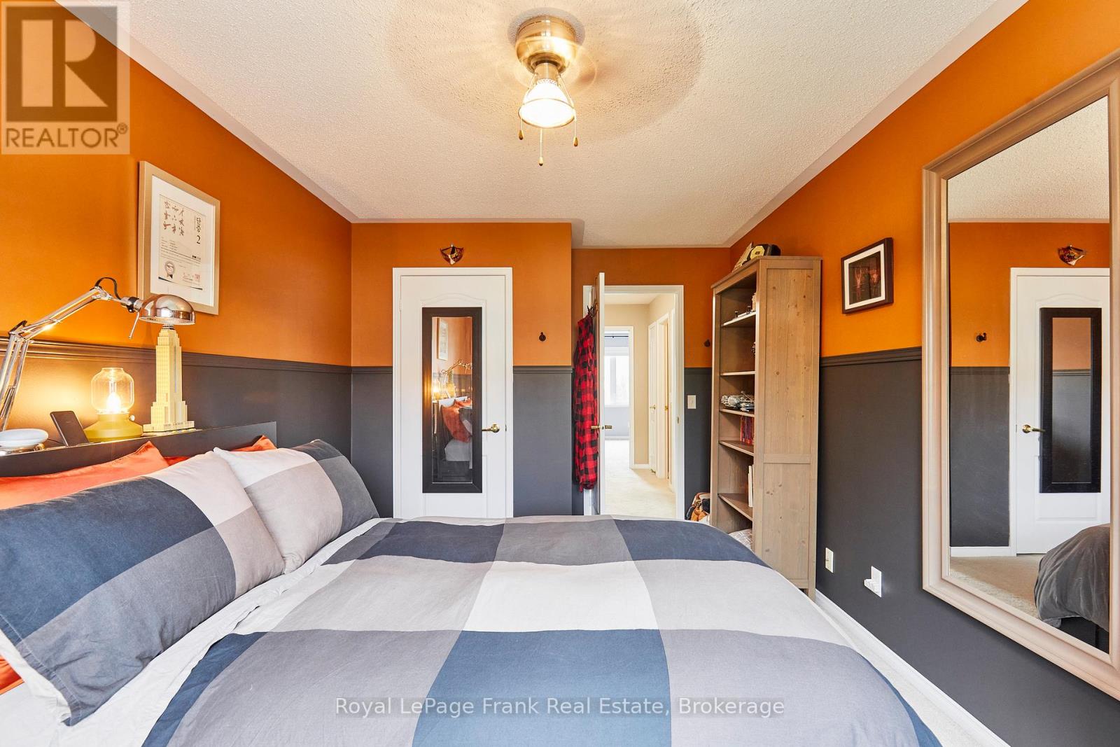 10 LANDER CRESCENT - 29