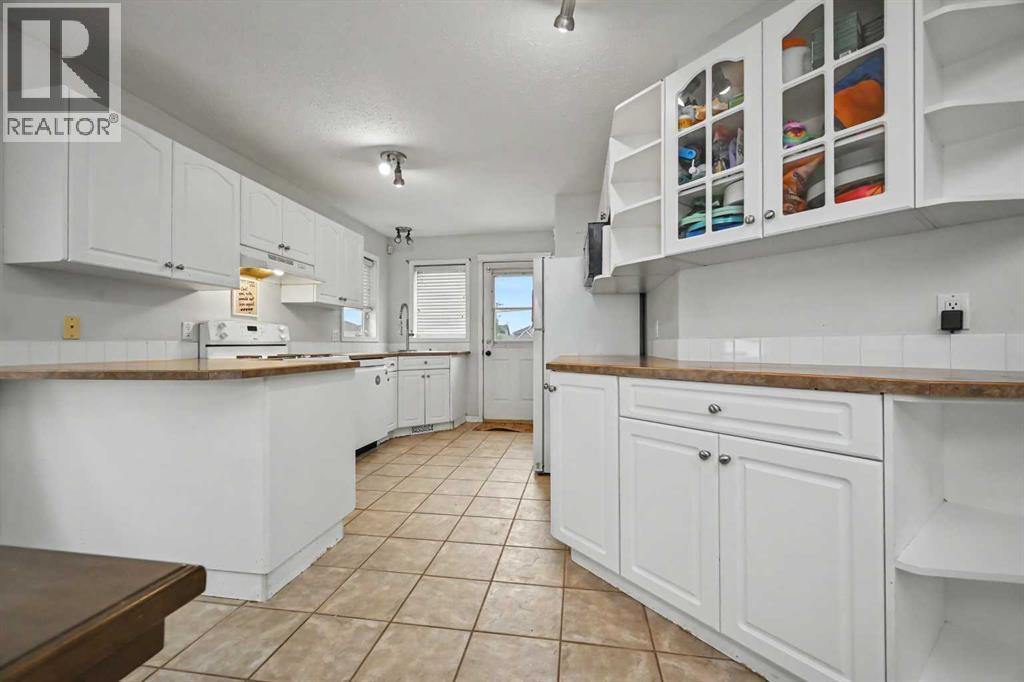 10449 122 Avenue - 8