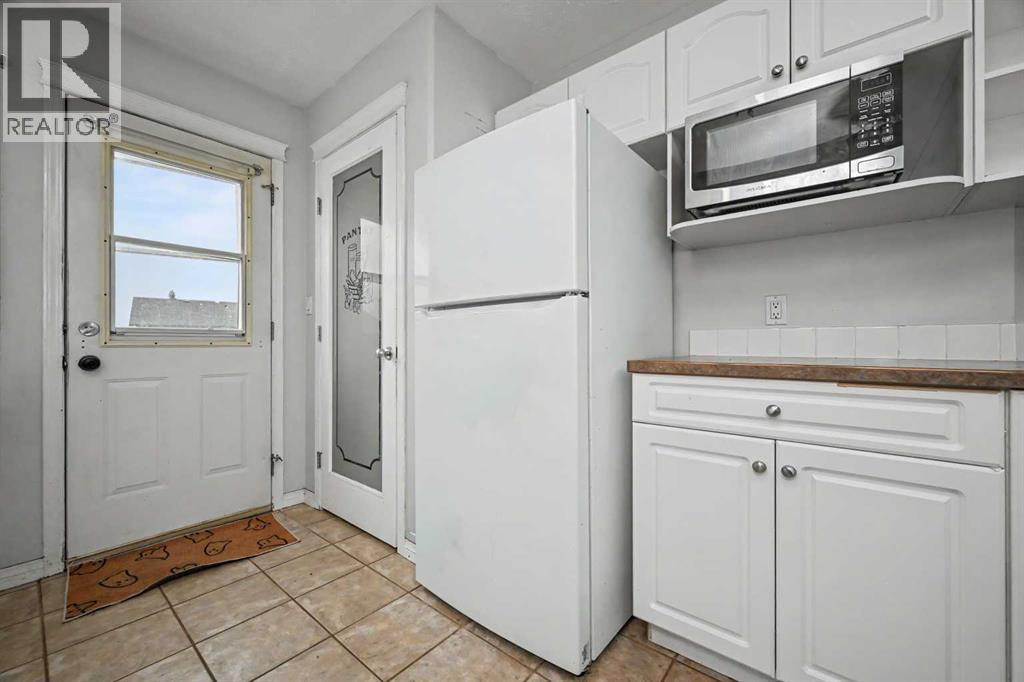 10449 122 Avenue - 11