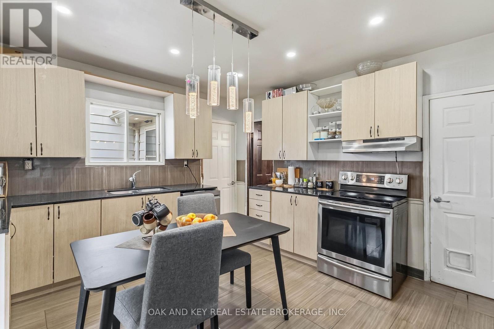 47299 JOHN STREET - 16