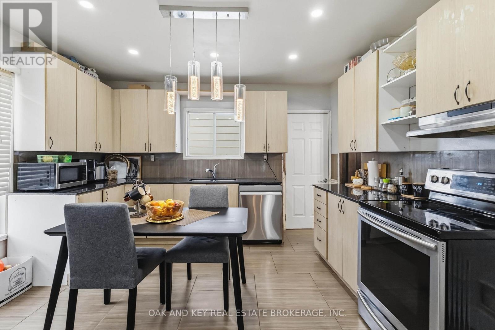 47299 JOHN STREET - 18