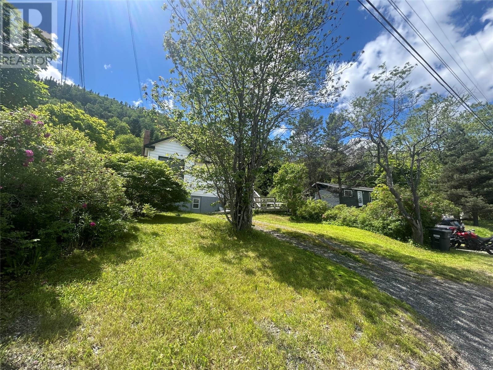 92 Memorial Drive, Clarenville, Newfoundland & Labrador, A5A1N4, Clarenville, Newfoundland & Labrador — photo 4 of 5
