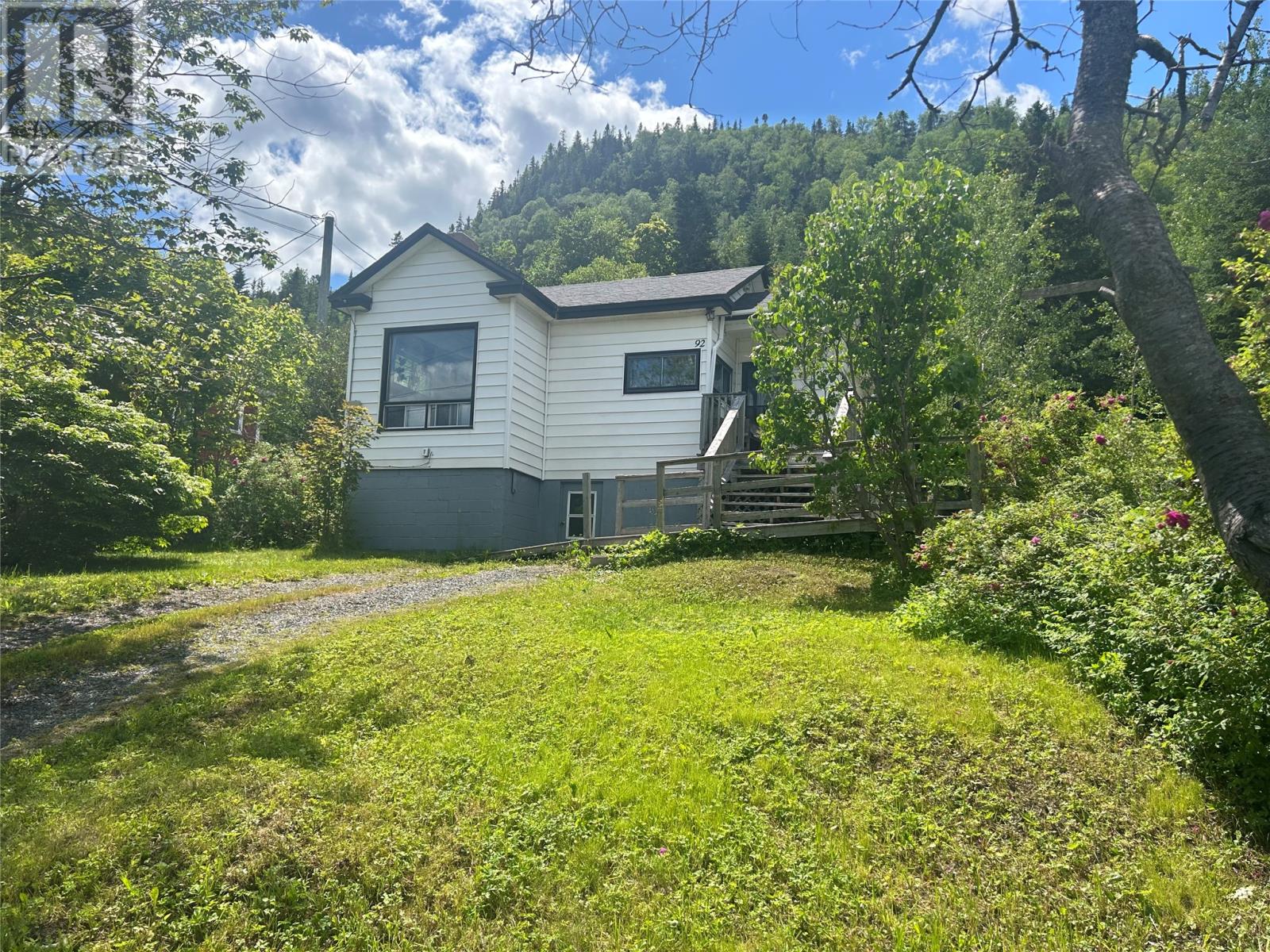 92 Memorial Drive, Clarenville, Newfoundland & Labrador, A5A1N4, Clarenville, Newfoundland & Labrador — photo 5 of 5