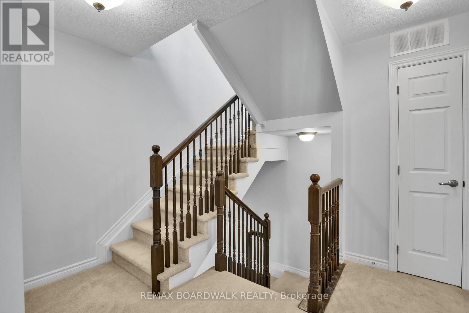 810 MIKINAK ROAD - 10