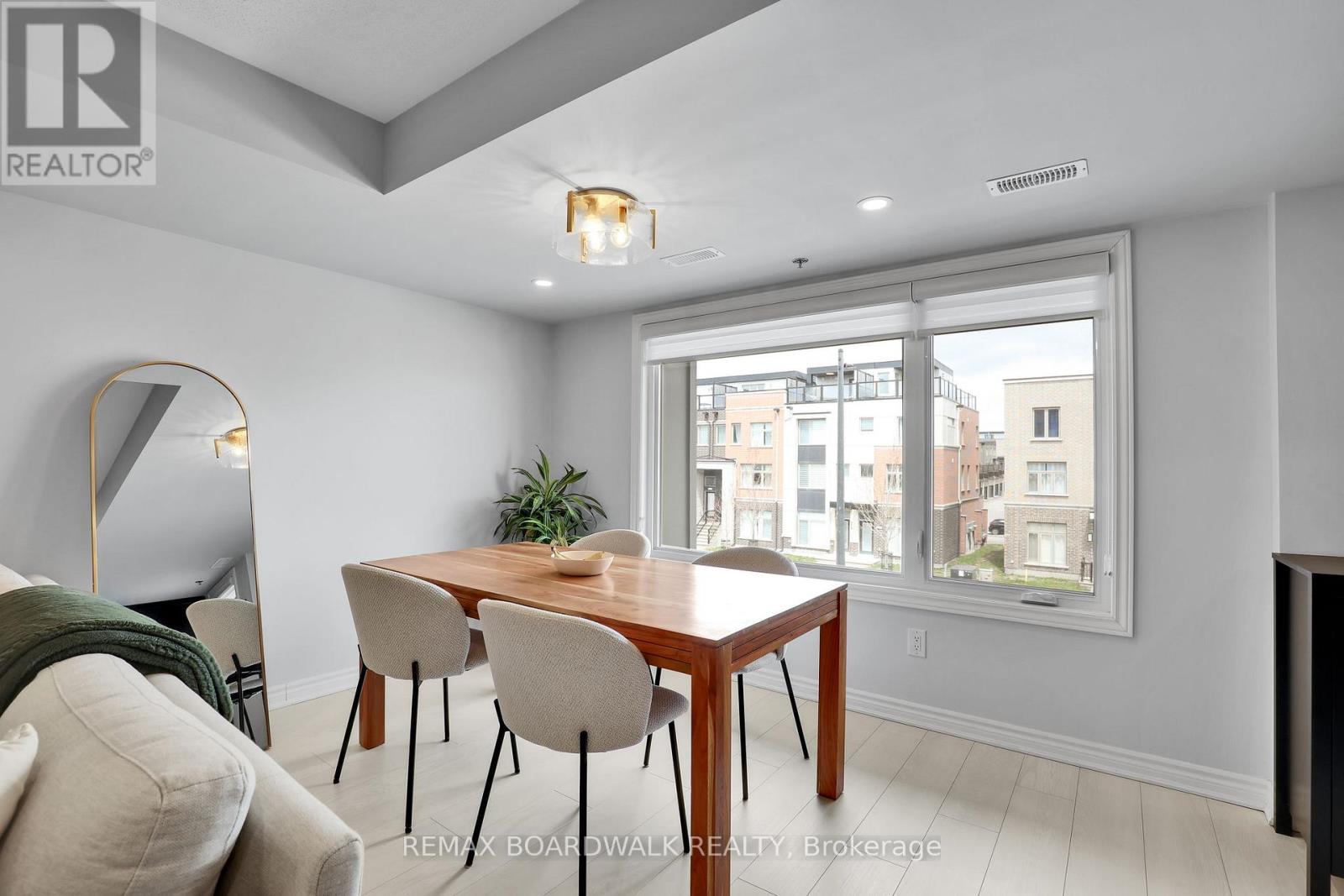 810 MIKINAK ROAD - 14